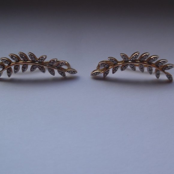 Macy's Diamond Leaf‎ Cuff 10K Gold Leaves Earrings - Picture 5 of 7